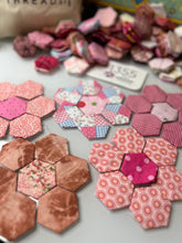 Load image into Gallery viewer, Pretty In Pink, 1&quot; Hexagons 620 piece Comfort Quilt Kit