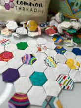 Load image into Gallery viewer, Field So White, 1&quot; Hexagon Comfort Quilt Kit, 550 pieces