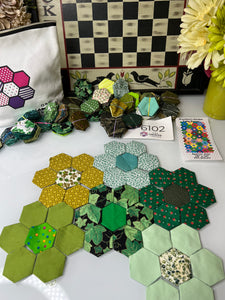 Color Me Green, 1" Hexagon Table Runner Kit, 260 pieces