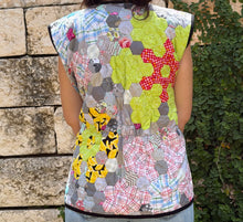 Load image into Gallery viewer, Aurora Green, Quilted Vest with Tie