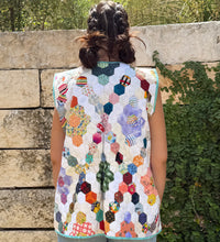 Load image into Gallery viewer, Air of Mint Quilted Vest with Tie