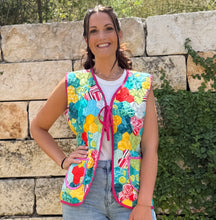 Load image into Gallery viewer, Glowing Daisy, Quilted Vest with Tie