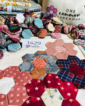 Load image into Gallery viewer, Shakespearean Ambition,  1&quot; Hexagons Throw Quilt Kit, 950 pieces