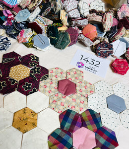 The Individualist,  1" Hexagons Throw Quilt Kit, 950 pieces