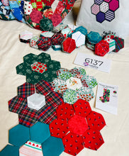 Load image into Gallery viewer, Christmas Holiday, Makes 2, 1&quot; Hexagons, 200 pieces