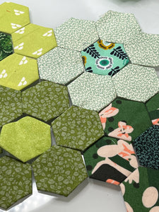 Lucky Green, 1" Hexagon Table Runner Kit, 275 pieces