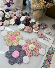 Load image into Gallery viewer, Mini Florals, 1&quot; Hexagon Table Runner Kit, 375 pieces