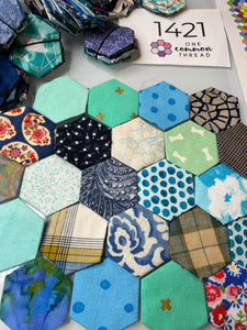 Wave on Wave, 1" Hexagons 1100 piece Quilt Kit