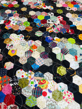 Load image into Gallery viewer, Kiwi Baby, A Finished Baby/ Comfort Quilt