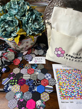 Load image into Gallery viewer, New York Nightlife, 1&quot; Hexagons 1200 piece Quilt Kit