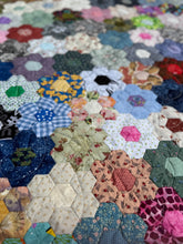 Load image into Gallery viewer, Scattered Flowers, A Finished Quilt
