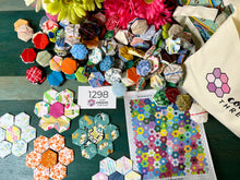 Load image into Gallery viewer, Grandma&#39;s Bright Flower Garden,  1&quot; hexagons Throw Quilt Kit, 950 pieces