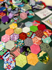 Bright Confetti, 1" Hexagons 620 piece Comfort Quilt Kit